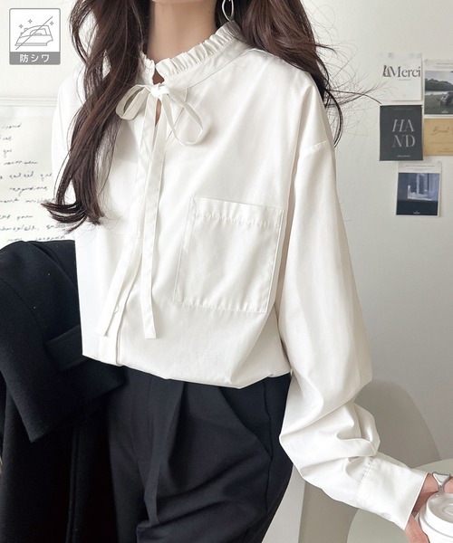 classicalelf(クラシカルエルフ)の「【防シワ機能付き】華やかフリルで印象チェンジ。前後2WAYで楽しむ、襟フリルリボンシャツ(長袖)(シャツ/ブラウス・レディース・オフホワイト/ブラウン系1/イエロー系1/チャコール・LARGE/MEDIUM/SMALL/X-LARGE)」の2枚目の写真