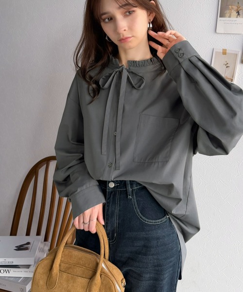 classicalelf(クラシカルエルフ)の「【防シワ機能付き】華やかフリルで印象チェンジ。前後2WAYで楽しむ、襟フリルリボンシャツ(長袖)(シャツ/ブラウス・レディース・オフホワイト/ブラウン系1/イエロー系1/チャコール・LARGE/MEDIUM/SMALL/X-LARGE)」の19枚目の写真