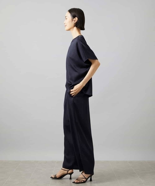MICHEL KLEIN（ミッシェル・クラン）の「[セットアップ対応]Vネックサテンオーバーブラウス（シャツ/ブラウス・レディース・ネイビー/モカ・38）」の21枚目の写真