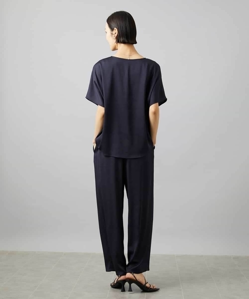 MICHEL KLEIN（ミッシェル・クラン）の「[セットアップ対応]Vネックサテンオーバーブラウス（シャツ/ブラウス・レディース・ネイビー/モカ・38）」の22枚目の写真