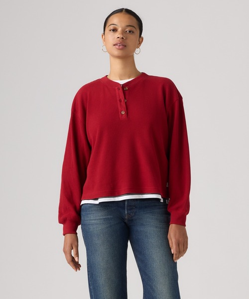 Levi's（リーバイス）の「Levi's/リーバイス DRY GOODS リラックス ロングスリーブ ヘンリーTシャツ（Tシャツ/カットソー・レディース・レッド・XS/S/M）」の2枚目の写真