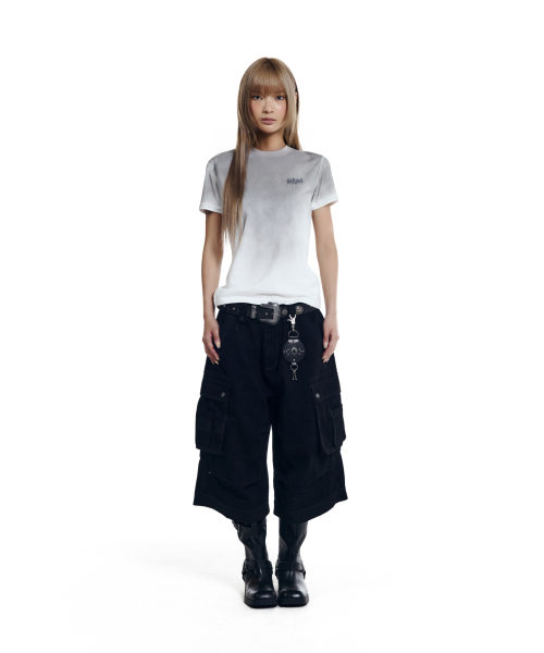 AAKAM(アーカム)の「Patch Cargo Bermuda Pants (Black)(その他パンツ・レディース・その他・1/2)」の2枚目の写真