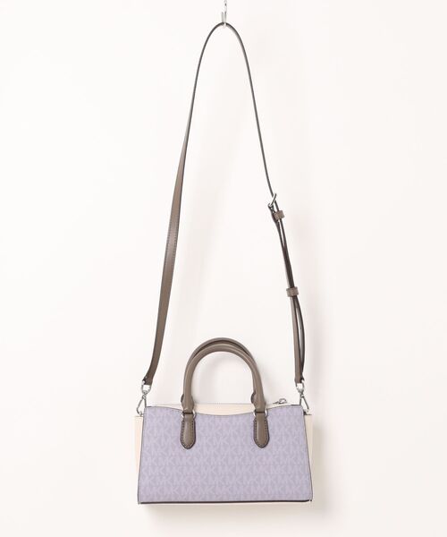 MICHAEL KORS(マイケルコース)の「ARDEN トップジップ クロスボディ スモール - MKシグネチャー(ショルダーバッグ・レディース・ライラック・FREE)」の2枚目の写真