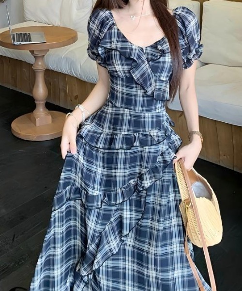 FLINEA（フリネア）の「フリルチェック柄ワンピース（ワンピース・レディース・ネイビー・FREE）」の4枚目の写真