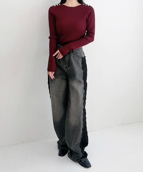 SOELA(ソエラ)の「ボートネックショルダーボタンリブニット(ニット/セーター・レディース・ブラック/ボルドー/アイボリー・FREE)」の12枚目の写真