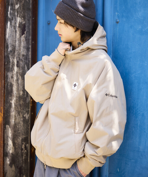 Columbia(コロンビア)の「限定展開 Columbia×FREAK'S STORE 別注 インペリアルパーク ワンポイントロゴ リバーシブル フーディー ジャケット(ブルゾン・メンズ・ブラック/チャコールグレー/ベージュ・MEDIUM/LARGE/X-LARGE/SMALL)」の4枚目の写真