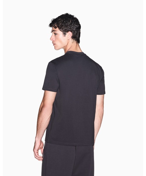 ARMANI EXCHANGE(アルマーニエクスチェンジ)の「【A|X アルマーニ エクスチェンジ】CO エンブレムロゴ レギュラーフィット 半袖クルーネックTシャツ/REGULAR(EC限定カラー含)(Tシャツ/カットソー・メンズ・チャコールグレー/インディゴブルー・X-LARGE/LARGE/SMALL/MEDIUM/XX-LARGE/X-SMALL)」の11枚目の写真