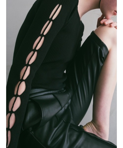 ILANIS(イラニス)の「Halo Knit Bodysuit(ニット/セーター・レディース・グレー/ホワイト/ブラック・FREE)」の8枚目の写真