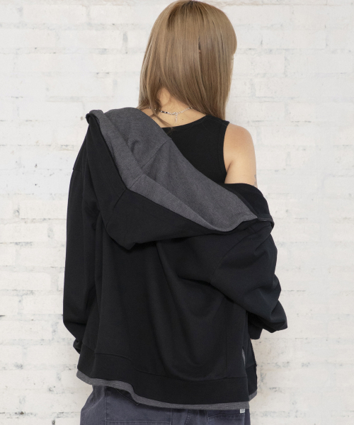 XTONZ(エクストーンズ)の「XTT169 フィンガーホール ワッフル レイヤード クロップド フード ジップアップ (BLACK)(パーカー・レディース・その他・LARGE/SMALL)」の7枚目の写真