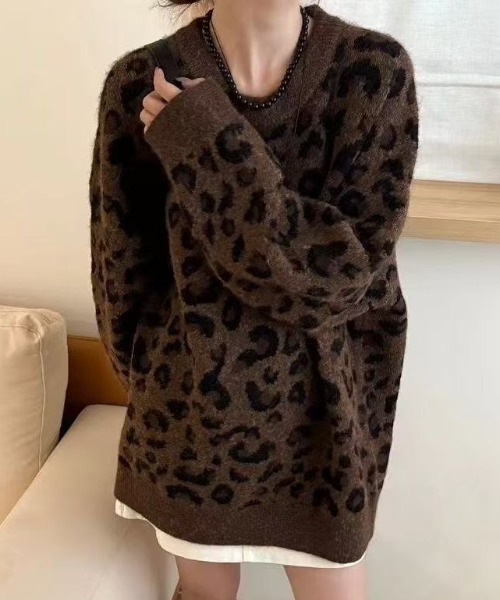 AVYL(アヴィル)の「ビッグレオパード柄 シャギーニットプルオーバー(ニット/セーター・レディース・グレー/ブラウン・M)」の11枚目の写真