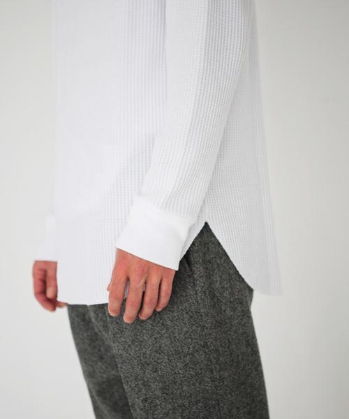 green label relaxing（グリーンレーベルリラクシング）の「■■■【WEB限定】BC ★★ビッグ/ワッフル ロング ハイネック カットソー（Tシャツ/カットソー・メンズ・ホワイト/ブラック/グレー・SMALL/LARGE/MEDIUM）」の7枚目の写真