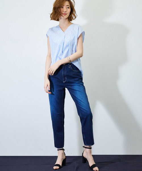 STUDIOUS（ステュディオス）の「カットオフストレートデニム（デニムパンツ・レディース・ネイビー/サックスブルー・1/0/2）」の13枚目の写真