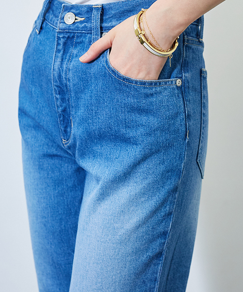 STUDIOUS（ステュディオス）の「カットオフストレートデニム（デニムパンツ・レディース・ネイビー/サックスブルー・1/0/2）」の8枚目の写真