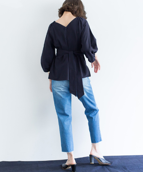 STUDIOUS（ステュディオス）の「カットオフストレートデニム（デニムパンツ・レディース・ネイビー/サックスブルー・1/0/2）」の15枚目の写真