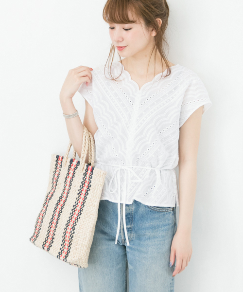 URBAN RESEARCH（アーバンリサーチ）の「スカラップレースフレンチスリーブブラウス（シャツ/ブラウス・レディース・グリーン/パープル系その他/ブラック/オフホワイト・FREE）」の2枚目の写真