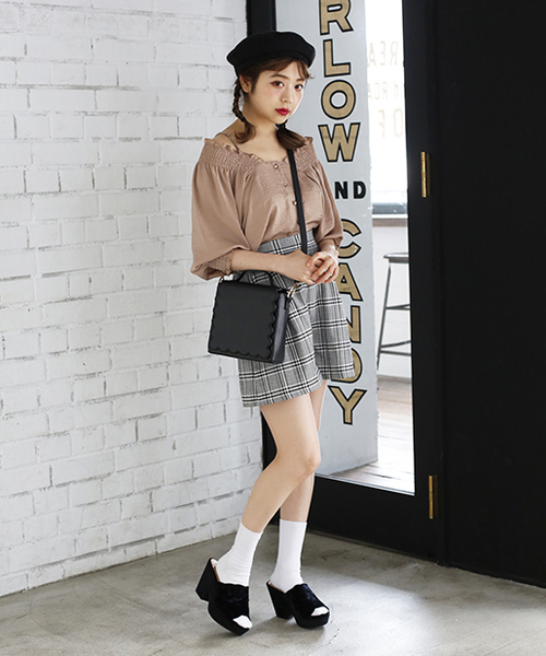 one after another NICE CLAUP(ワンアフターアナザーナイスクラップ)の「うしろレースアップパンツ(その他パンツ・レディース・ブラック/ベージュ/チェック・FREE)」の6枚目の写真