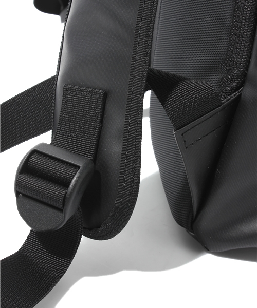 SAZABY（サザビー）の「ﾌｧﾌﾞﾘｯｸﾊﾞｯｸﾞｽMMCA14707（バックパック/リュック・メンズ・ブラック/ネイビー・FREE）」の5枚目の写真