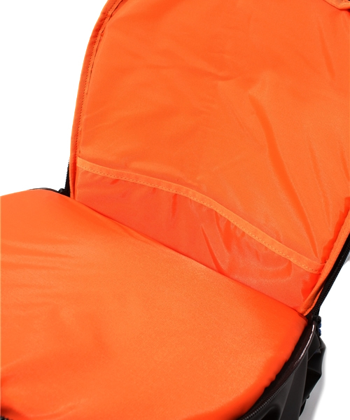 SAZABY（サザビー）の「ﾌｧﾌﾞﾘｯｸﾊﾞｯｸﾞｽMMCA14707（バックパック/リュック・メンズ・ブラック/ネイビー・FREE）」の8枚目の写真