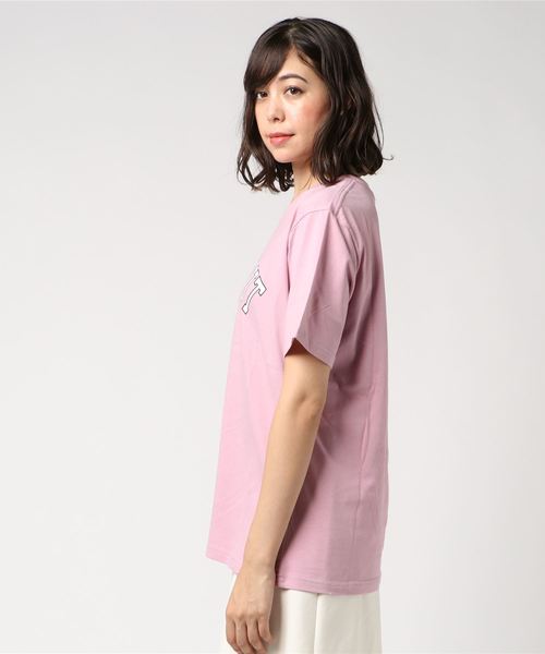 WEGO(ウィゴー)の「WEGO/カレッジロゴプリントTシャツ(Tシャツ/カットソー・レディース・ワイン/ピンク/マスタード/グリーン・FREE)」の5枚目の写真