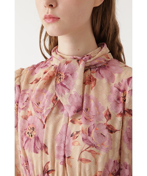 JILL STUART(ジルスチュアート)の「◆オリビアフラワーワンピース(ワンピース・レディース・ピンク/ネイビー・2/0/4)」の4枚目の写真