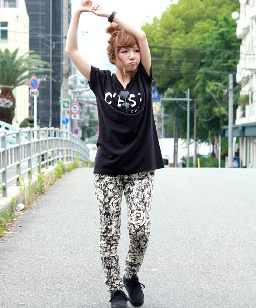 WEGO（ウィゴー）の「WEGO/ロールアップシンプルロゴTee（S）（Tシャツ/カットソー・レディース・ホワイト/ブラック・FREE）」の10枚目の写真