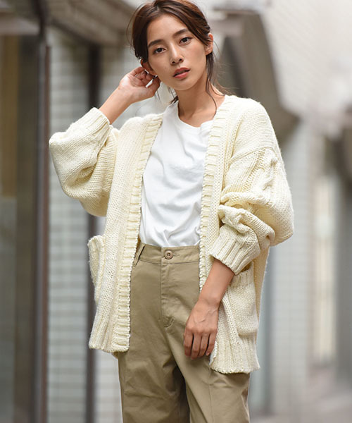 LIPSTAR(リップスター)の「3Gケーブルニットカーディガン(カーディガン/ボレロ・レディース・オフホワイト/ブラウン/パープル・M)」の12枚目の写真