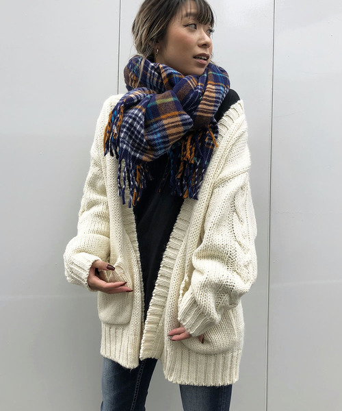 LIPSTAR(リップスター)の「3Gケーブルニットカーディガン(カーディガン/ボレロ・レディース・オフホワイト/ブラウン/パープル・M)」の18枚目の写真