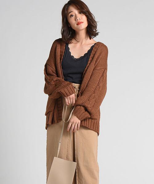 LIPSTAR(リップスター)の「3Gケーブルニットカーディガン(カーディガン/ボレロ・レディース・オフホワイト/ブラウン/パープル・M)」の21枚目の写真