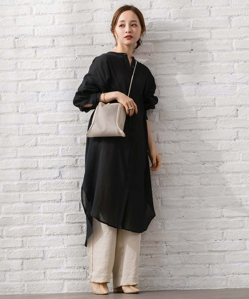 KOBE LETTUCE(コウベレタス)の「ショートorロング丈2type ボリュームスリーブバンドカラーガーゼシアーシャツ(シャツ/ブラウス・レディース・ホワイト/ブラック/ブラウン/グリーン/ホワイト系その他/ブラック系その他/ブラウン系その他2/ブラウン系その他/グリーン系その他/イエロー系その他2/イエロー系その他/ライトカーキ/ライトベージュ/ベージュ系・1/FREE/2)」の4枚目の写真