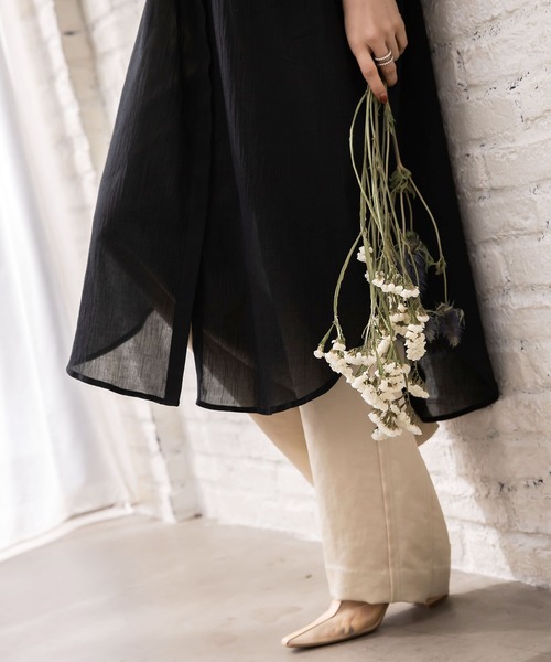 KOBE LETTUCE(コウベレタス)の「ショートorロング丈2type ボリュームスリーブバンドカラーガーゼシアーシャツ(シャツ/ブラウス・レディース・ホワイト/ブラック/ブラウン/グリーン/ホワイト系その他/ブラック系その他/ブラウン系その他2/ブラウン系その他/グリーン系その他/イエロー系その他2/イエロー系その他/ライトカーキ/ライトベージュ/ベージュ系・1/FREE/2)」の19枚目の写真