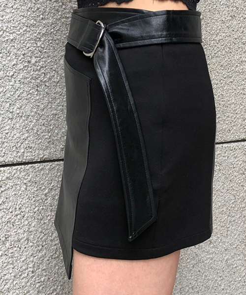 ENVYM（アンビー）の「フェイクレザーコンビＳＫ（スカート・レディース・ブラック・S/M）」の6枚目の写真