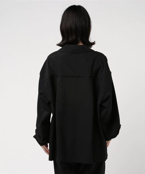 THISIS（ディスイズ）の「ビッグシルエット シャツ レディース（シャツ/ブラウス・レディース・ブラック/ベージュ/サックスブルー/テラコッタ・LARGE/MEDIUM）」の6枚目の写真
