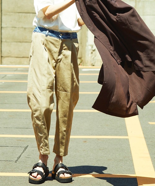 MAISON SPECIAL（メゾンスペシャル）の「《ユニセックスアイテム》【SPECIAL REMAKE FACTORY コラボ】サスティナブルリメイクウエストデニムミックスワイドテーパードパンツ 【MAISON SPECIAL/メゾンスペシャル】（その他パンツ・メンズ・その他5/その他2/その他7/その他1/その他9/その他6/その他3/その他8/その他4/その他12/その他10・44/46/48）」の11枚目の写真