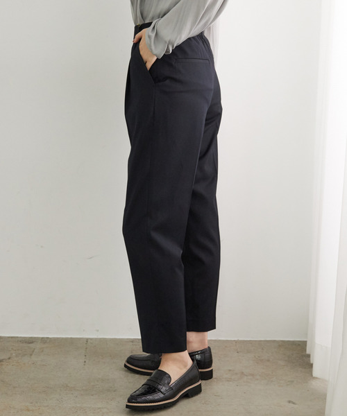 ROPE' PICNIC(ロペピクニック)の「タックテーパードパンツ(その他パンツ・レディース・ベージュ/ネイビー/ピンク系その他2・40/38/36)」の4枚目の写真