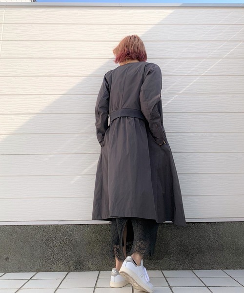 Q(キュー)の「シンプルライダースコート(ライダースジャケット・レディース・チャコールグレー/グレイッシュベージュ・MEDIUM)」の6枚目の写真