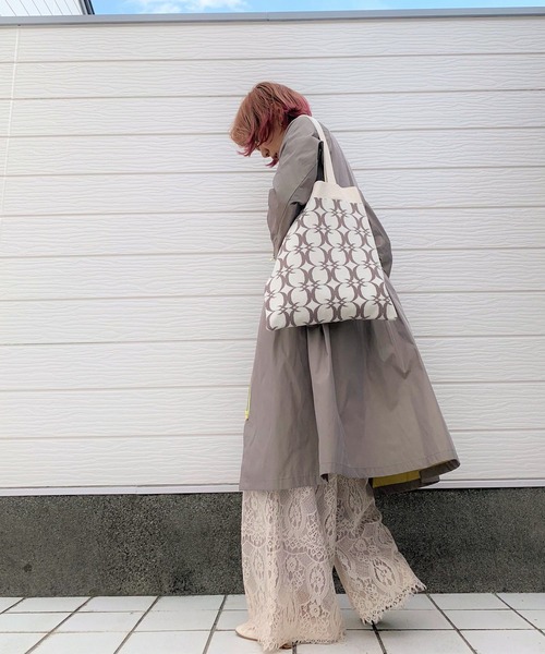 Q(キュー)の「シンプルライダースコート(ライダースジャケット・レディース・チャコールグレー/グレイッシュベージュ・MEDIUM)」の7枚目の写真