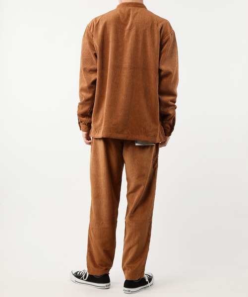 TopIsm（トップイズム）の「コーデュロイ バンドカラーシャツ＆シェフパンツ セットアップ（セットアップ・メンズ・ブラウン/ブラック/ダークベージュ・M/L/LL）」の6枚目の写真