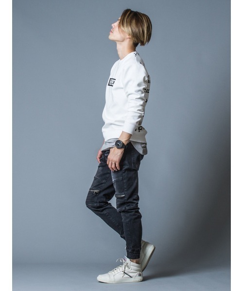 REGIEVO(レジエボ)の「REGIEVO ロゴ入りトレーナー セットアップ(スウェット・メンズ・ブラック/オフホワイト・S/M/L/XL)」の4枚目の写真
