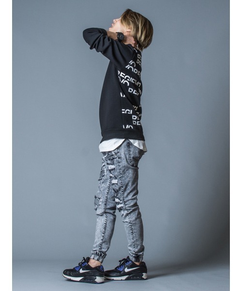REGIEVO(レジエボ)の「REGIEVO ロゴ入りトレーナー セットアップ(スウェット・メンズ・ブラック/オフホワイト・S/M/L/XL)」の7枚目の写真