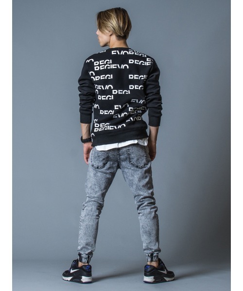 REGIEVO(レジエボ)の「REGIEVO ロゴ入りトレーナー セットアップ(スウェット・メンズ・ブラック/オフホワイト・S/M/L/XL)」の8枚目の写真