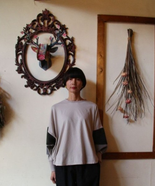 UJU(ウジュ)の「【UJU / ウジュ】切り替えドルマンTシャツ(Tシャツ/カットソー・レディース・ブラック/カーキ/グレー・FREE)」の3枚目の写真