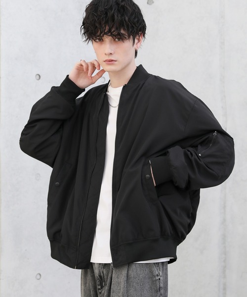 ASTRONOMY（アストロノミー）の「ビッグシルエット袖シャーリング