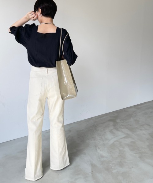 NEUNA（ヌナ）の「スクエアネックパワショル楊柳ブラウス（シャツ/ブラウス・レディース・ブラック/アイボリー/ライトグリーン/チャコールグレー・FREE）」の9枚目の写真