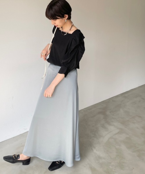 NEUNA（ヌナ）の「スクエアネックパワショル楊柳ブラウス（シャツ/ブラウス・レディース・ブラック/アイボリー/ライトグリーン/チャコールグレー・FREE）」の10枚目の写真