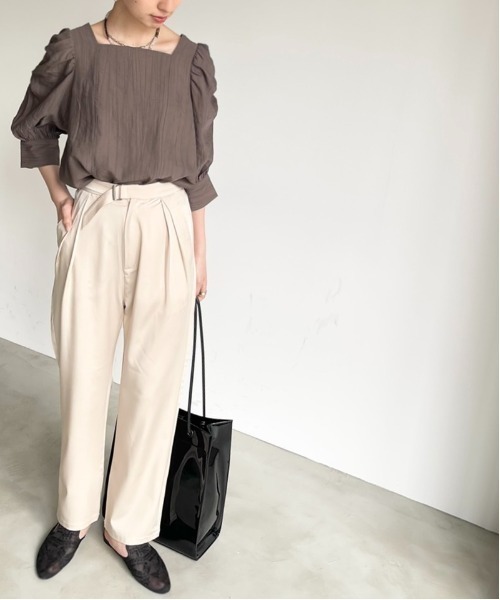 NEUNA（ヌナ）の「スクエアネックパワショル楊柳ブラウス（シャツ/ブラウス・レディース・ブラック/アイボリー/ライトグリーン/チャコールグレー・FREE）」の18枚目の写真