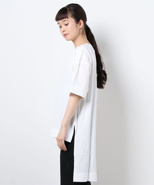 INTERPLANET(インタープラネット)の「ロゴプリントオーバーサイズTシャツ(Tシャツ/カットソー・レディース・ブラック/オフホワイト/グレイッシュベージュ・FREE)」の4枚目の写真