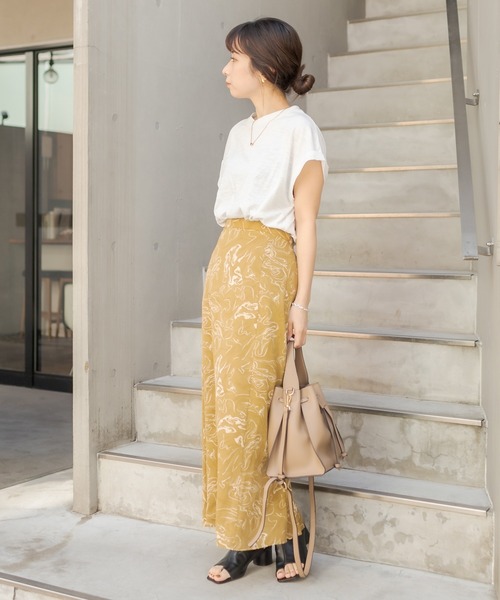 CAPRICIEUX LE'MAGE(カプリシューレマージュ)の「〈上下セットアイテム〉Tシャツ×柄スカートSET(ワンピース・レディース・ブラック/ホワイト・FREE)」の9枚目の写真