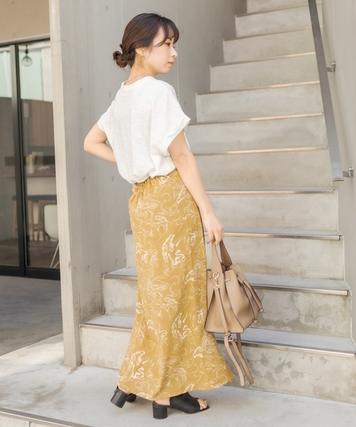 CAPRICIEUX LE'MAGE(カプリシューレマージュ)の「〈上下セットアイテム〉Tシャツ×柄スカートSET(ワンピース・レディース・ブラック/ホワイト・FREE)」の18枚目の写真