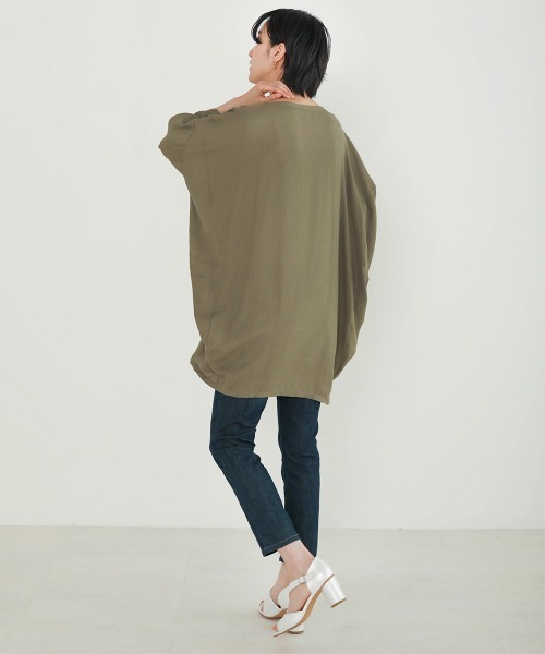 Bou Jeloud(ブージュルード)の「清涼感あるさらさら素材◆オーバーチュニック(シャツ/ブラウス・レディース・ブラック/ベージュ/ブルー/カーキ・38)」の16枚目の写真