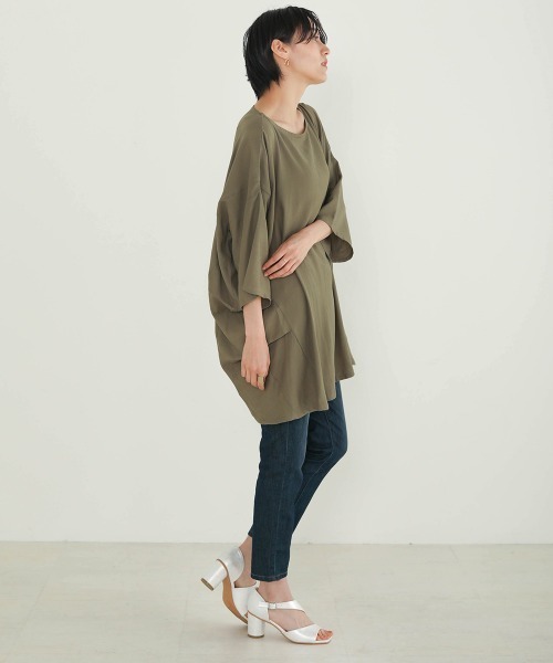 Bou Jeloud(ブージュルード)の「清涼感あるさらさら素材◆オーバーチュニック(シャツ/ブラウス・レディース・ブラック/ベージュ/ブルー/カーキ・38)」の21枚目の写真